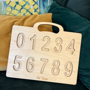 Tablica z cyframi drewniana