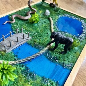 DŻUNGLA - makieta sensoryczna Montessori do odgrywania ról